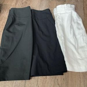 3 pencil skirts black and white Banana republic